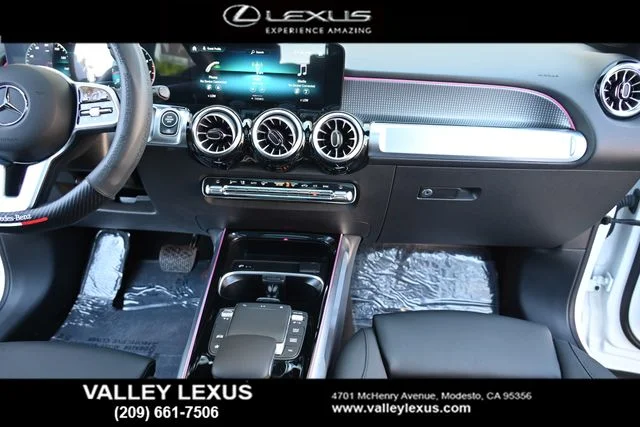 Used 2023 White Mercedes-Benz GLB 250 image 21