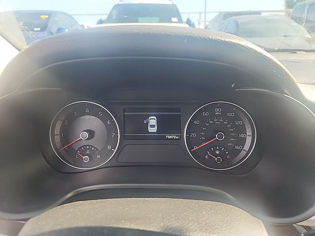 Used 2023 White Kia LXS image 21