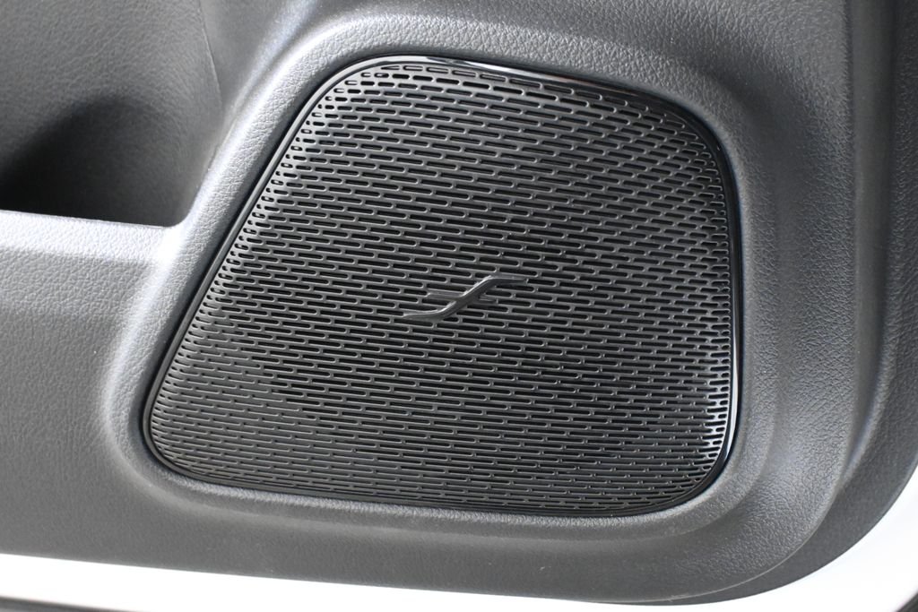 Used 2026 Polar White Mercedes-Benz GLB 250 image 27
