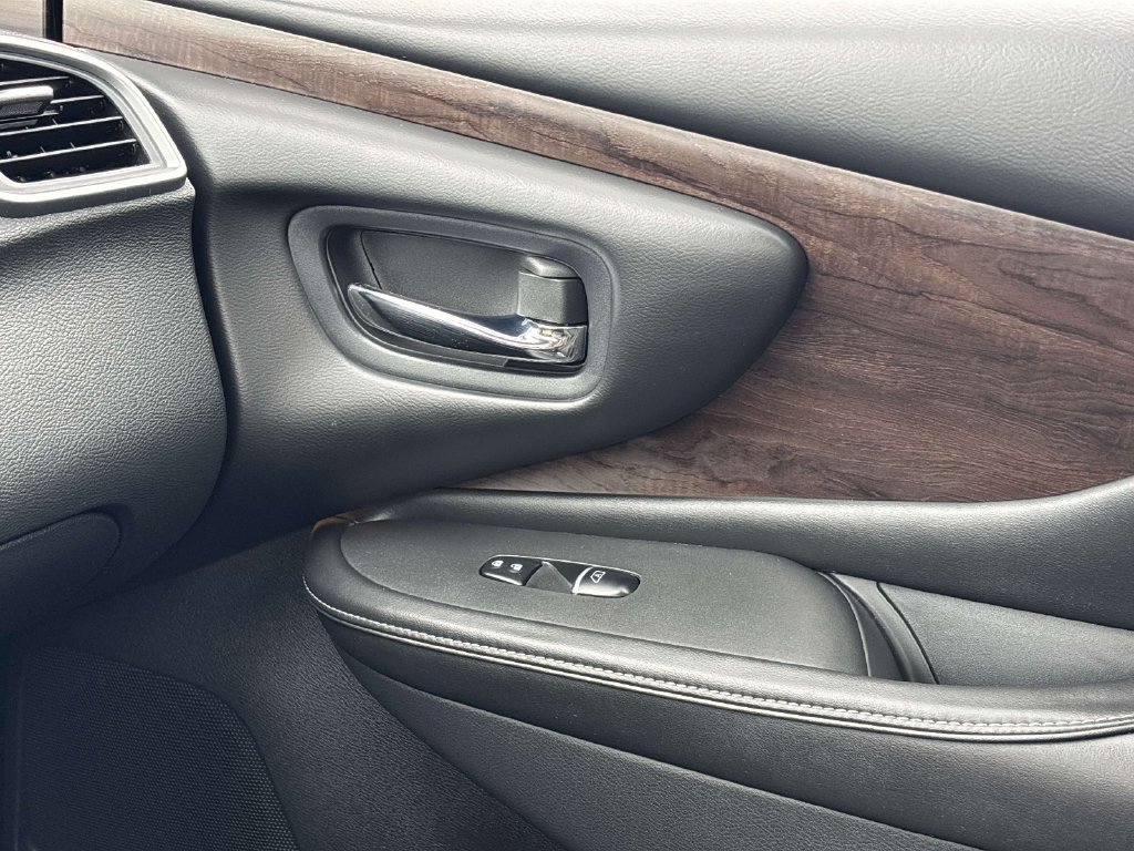 Used 2019 Red Nissan Platinum image 32