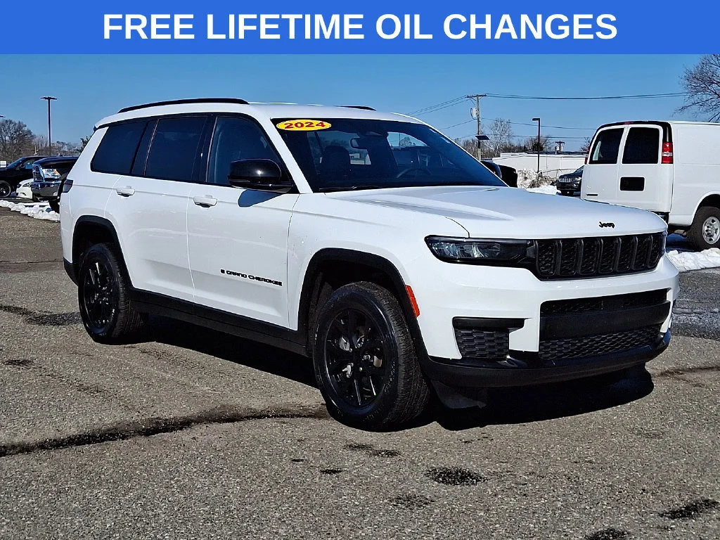 Used 2024 Bright White Clearcoat Jeep Altitude image 1