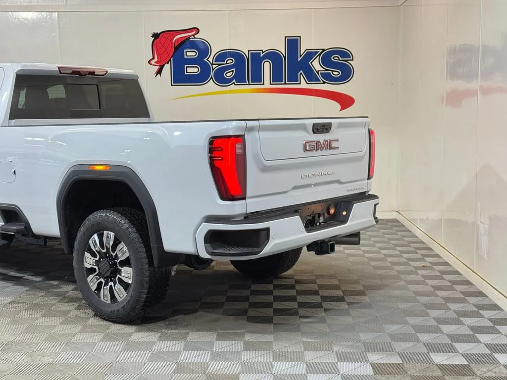 2026 GMC Sierra 3500HD Denali - Photo 8