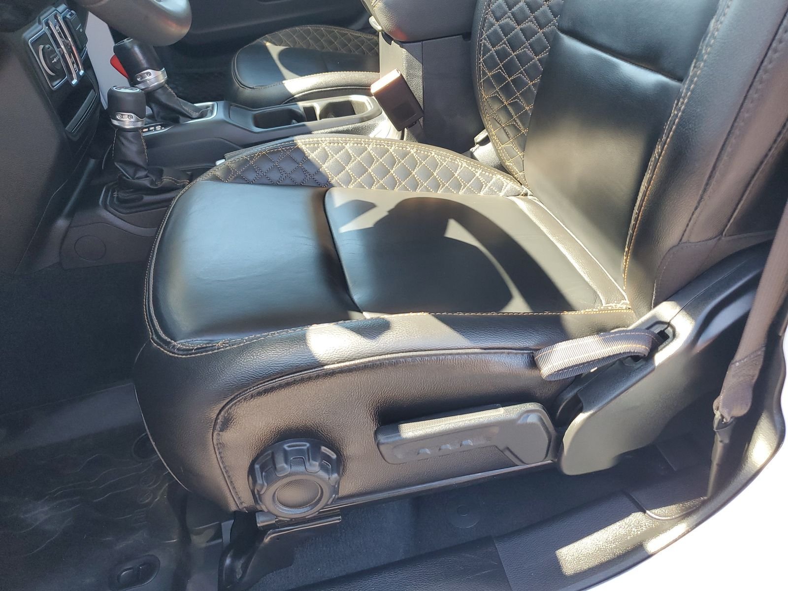 Certified Used 2023 White Jeep High Altitude image 9