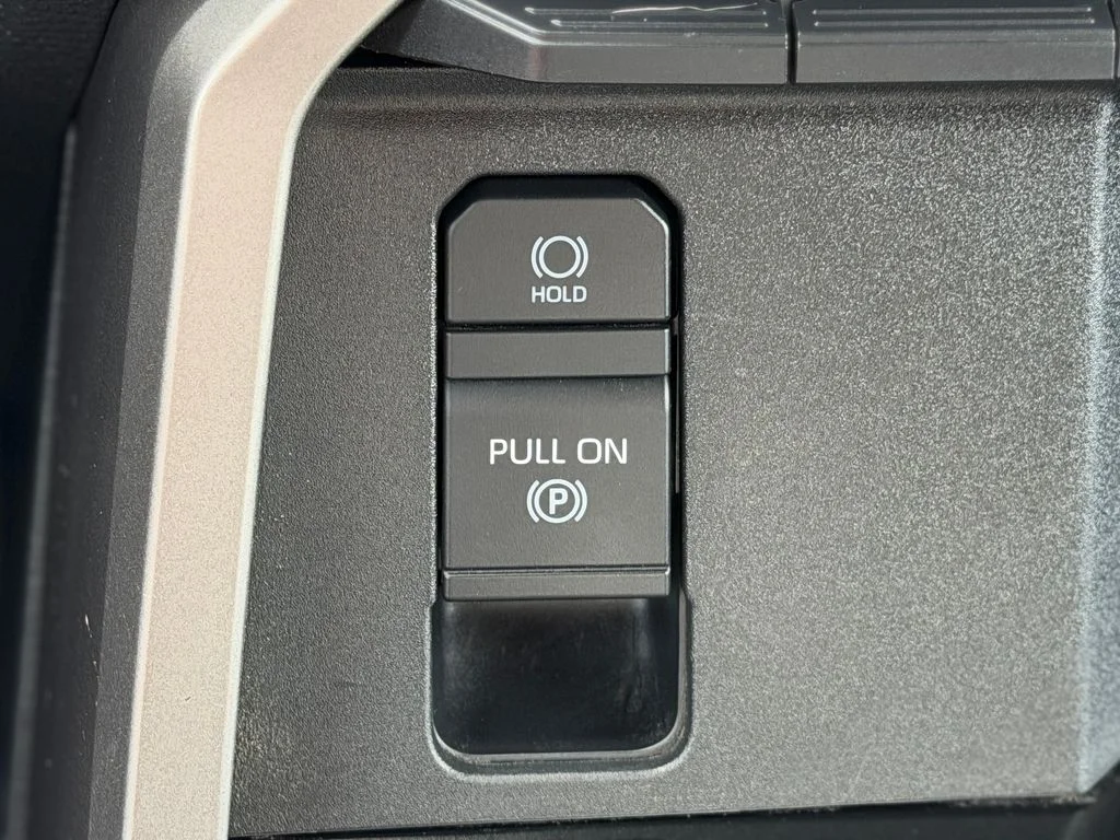 Used 2023  Toyota Limited image 17