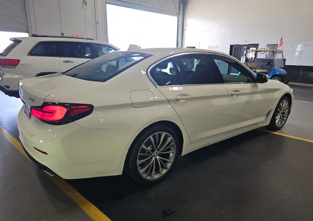 Used 2023 White BMW 540i image 2