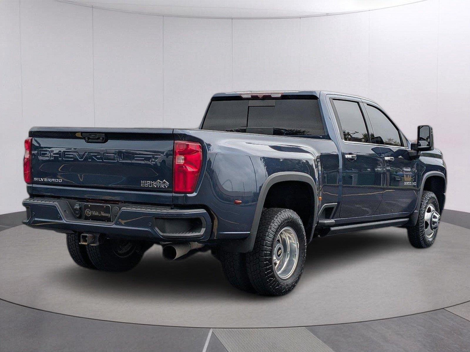 Used 2022 NORTHSKY BLUE METALLIC Chevrolet High Country image 7