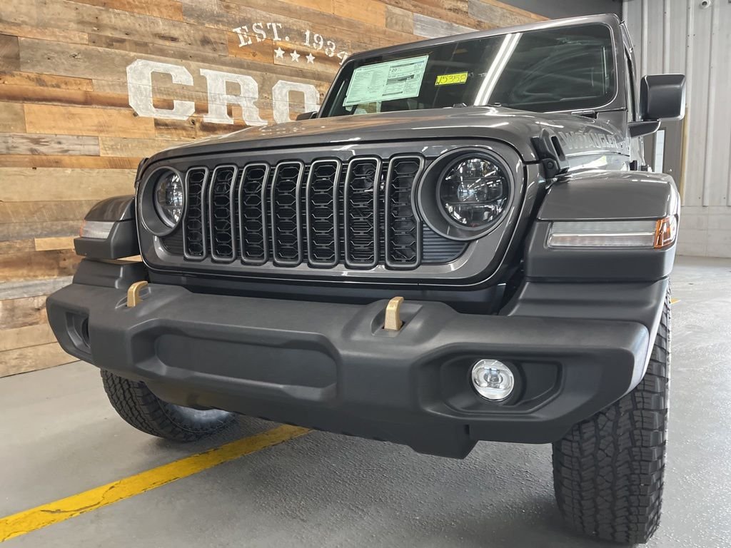 New 2026 Granite Crystal Metallic Clearcoat Jeep 85th Anniversary Edition image 9