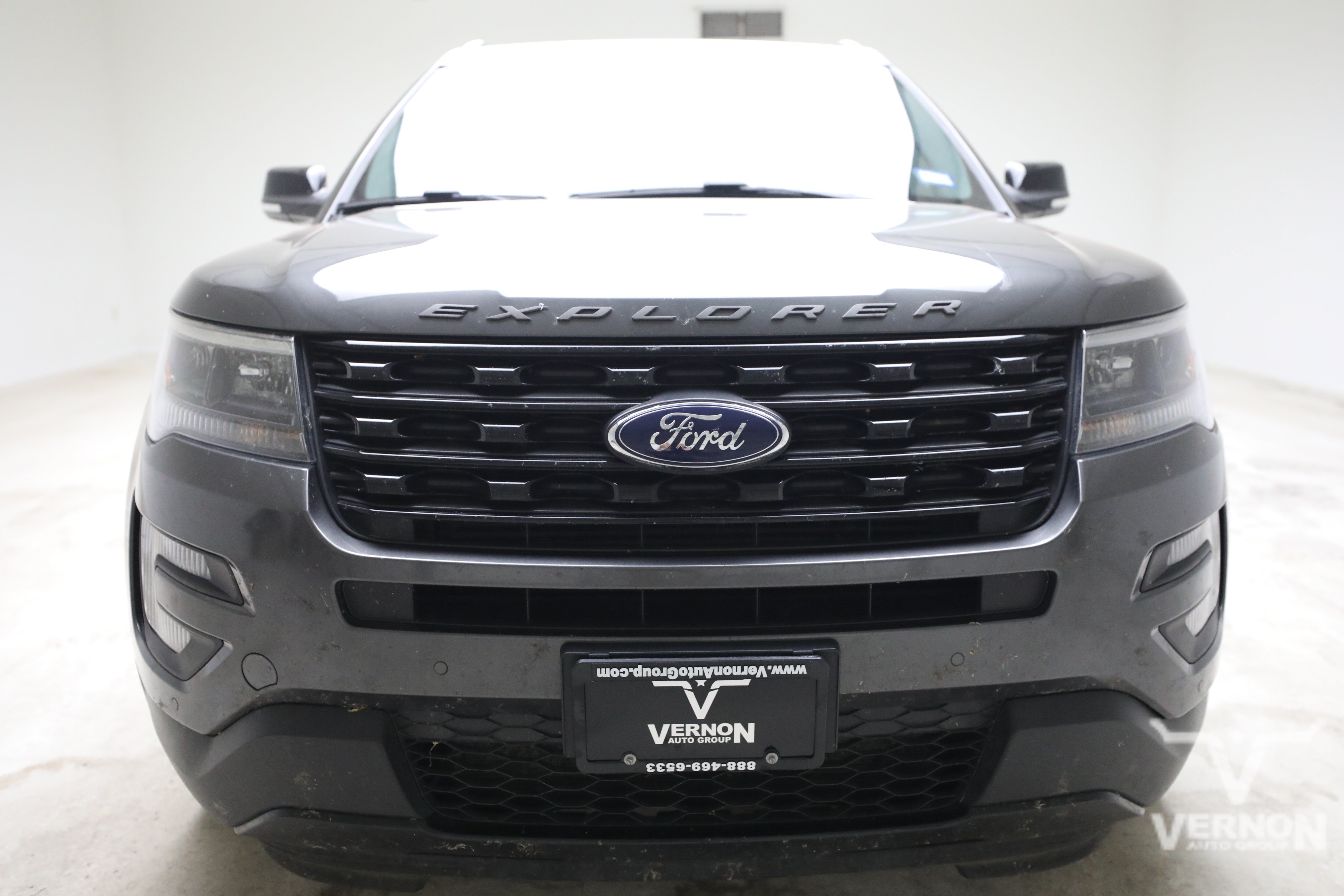 Used 2017 Gray Ford Y image 7