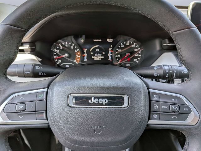 Used 2025 White Jeep Limited image 29