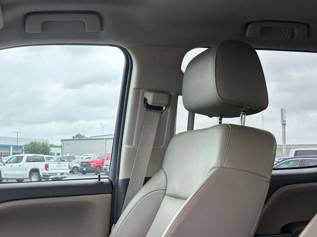 Used 2015 White Chevrolet LTZ image 12