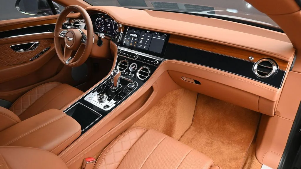 Used 2020 Silver Bentley  image 11