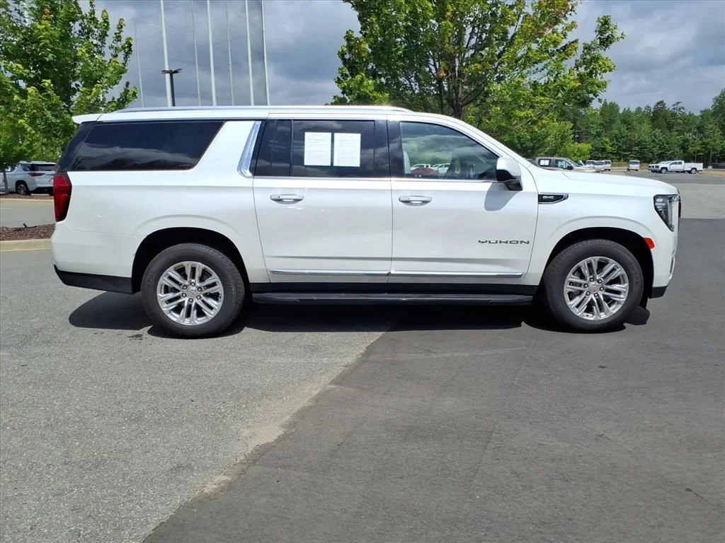 Used 2023 White GMC SLT image 35
