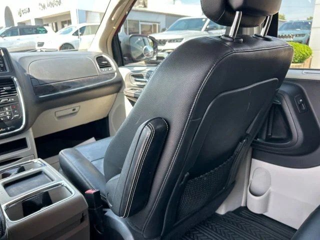 Used 2015 Red Chrysler Touring image 21