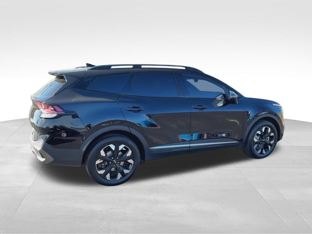 Used 2023 Black Kia X-Line image 9