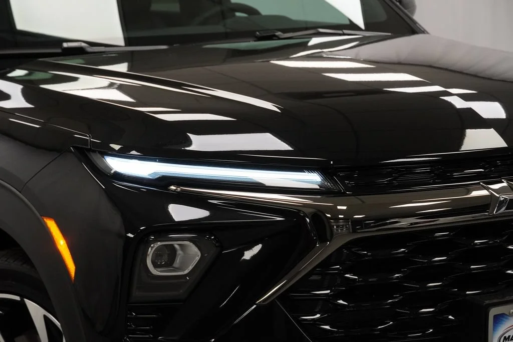 New 2026 Mosaic Black Metallic Chevrolet RS image 8