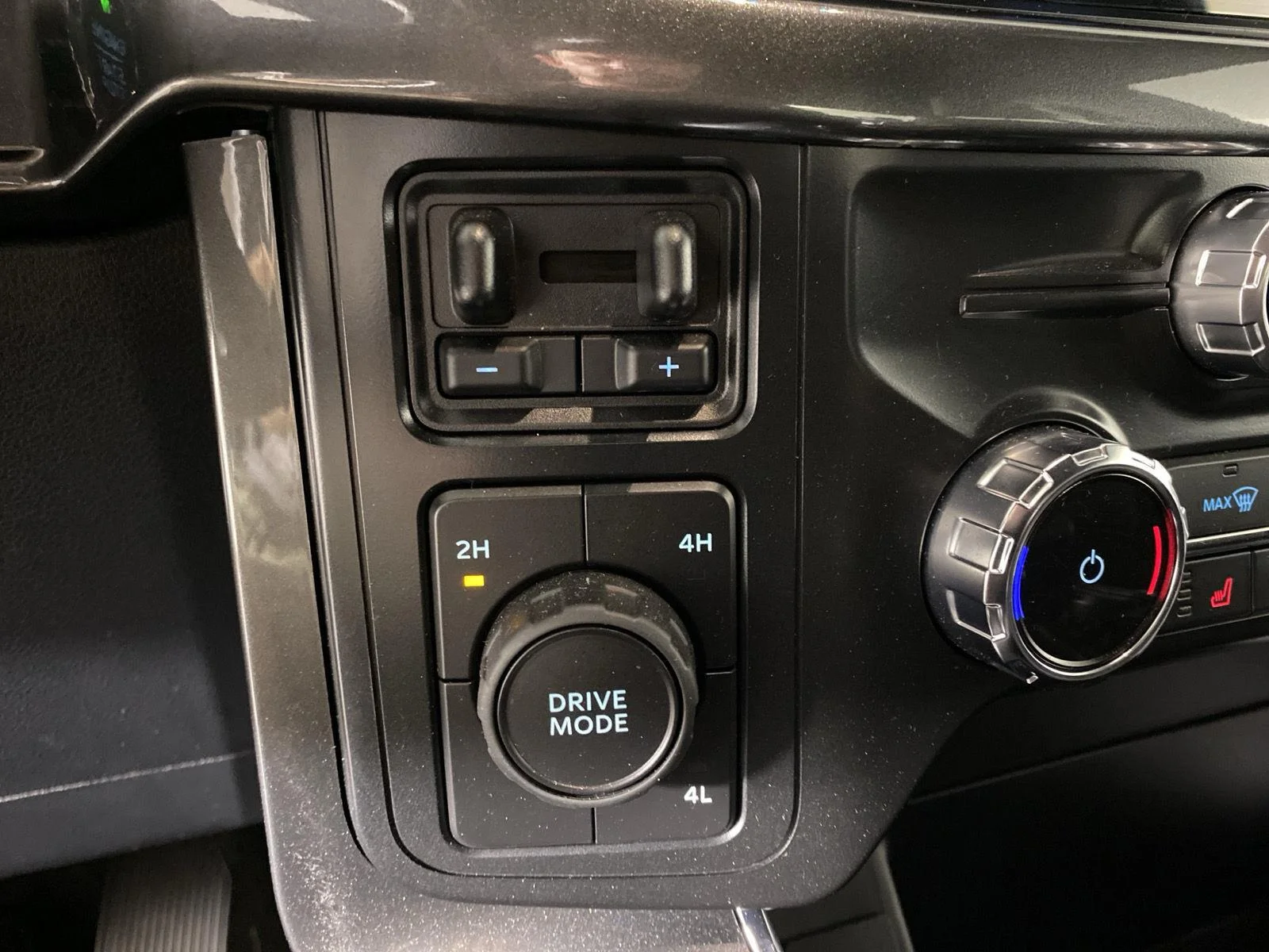 Used 2022 Agate Black Ford XLT image 24