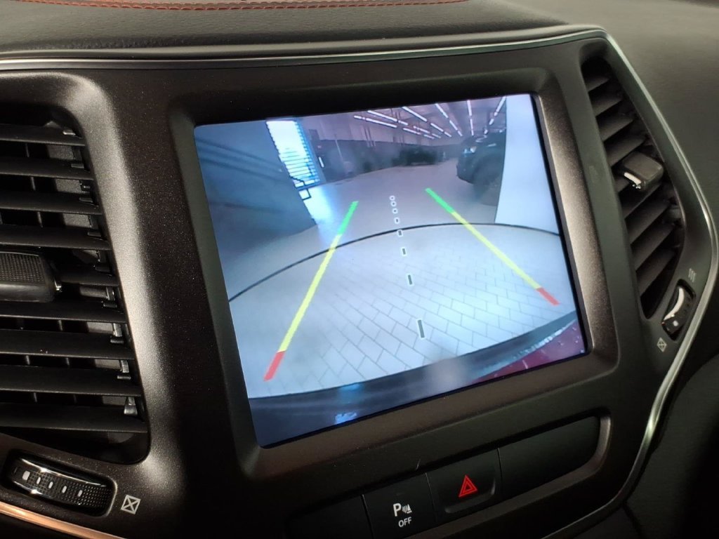 Used 2019 Red Jeep Trailhawk image 25