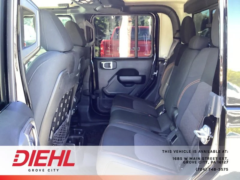 Used 2021 Black Jeep Mojave image 16