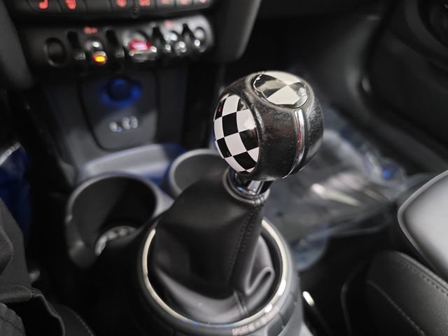 Used 2015 Blue MINI Base image 20