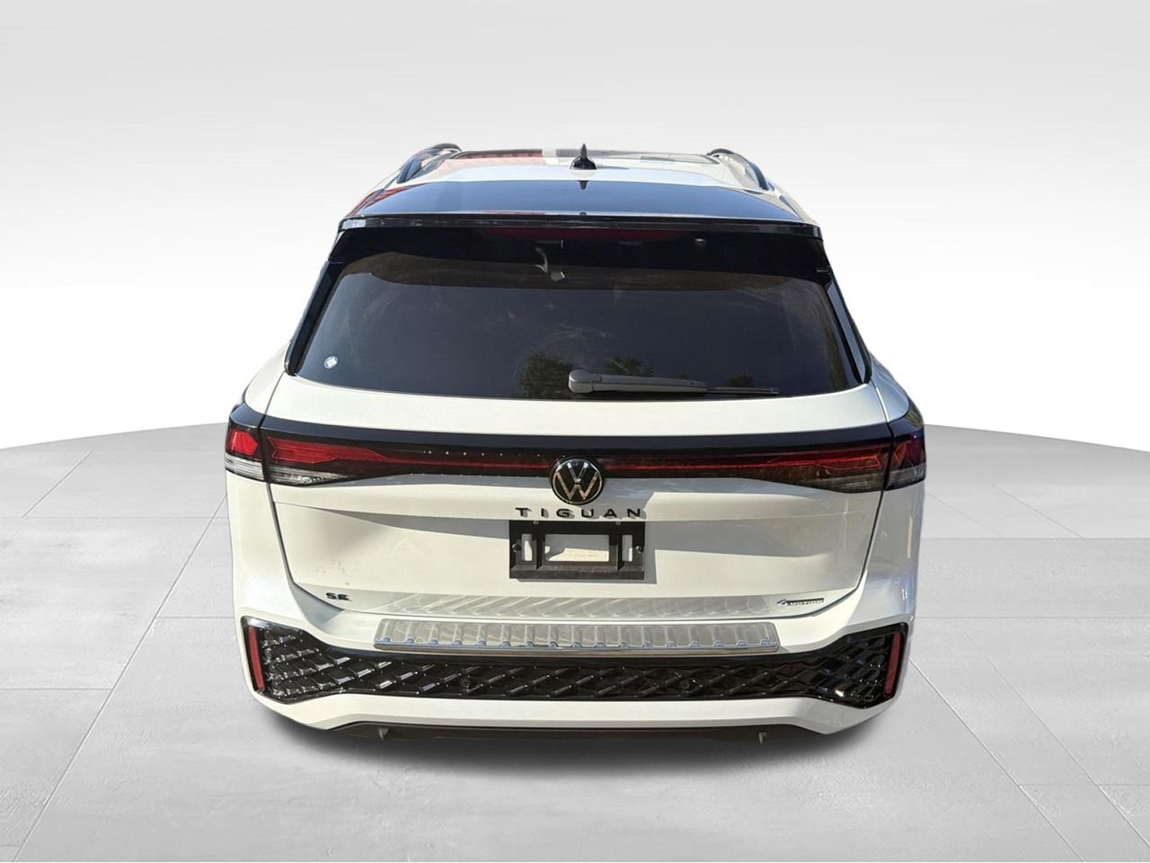 Used 2026 White Volkswagen 2.0T SE R-Line Black image 5