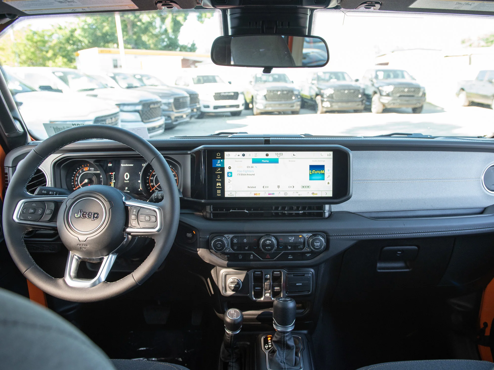 Used 2025 joose Jeep Sahara* 4 Door 4x4, Heated Seats/Wheel, Remote Start image 9