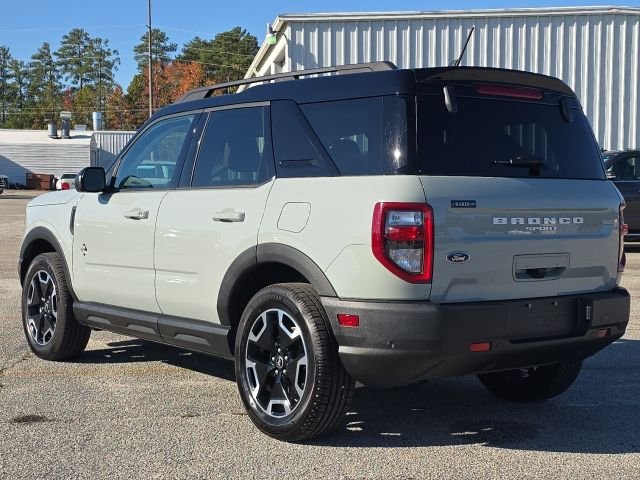 2021 Ford Bronco Sport Outer Banks photo 2