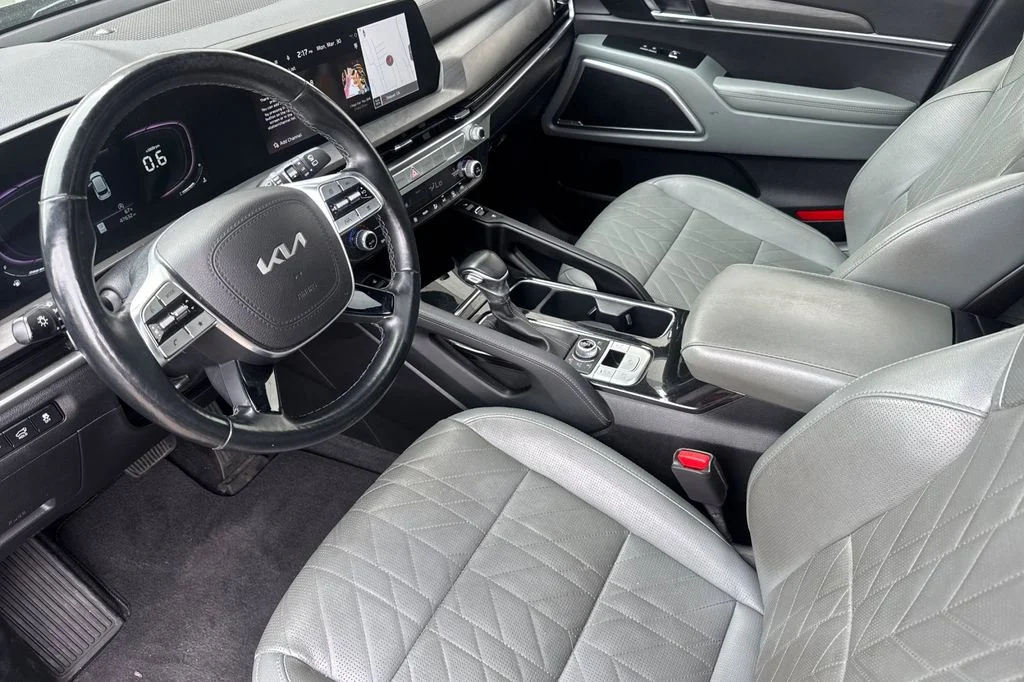 Used 2024 Jungle Green Kia EX X-Line image 12