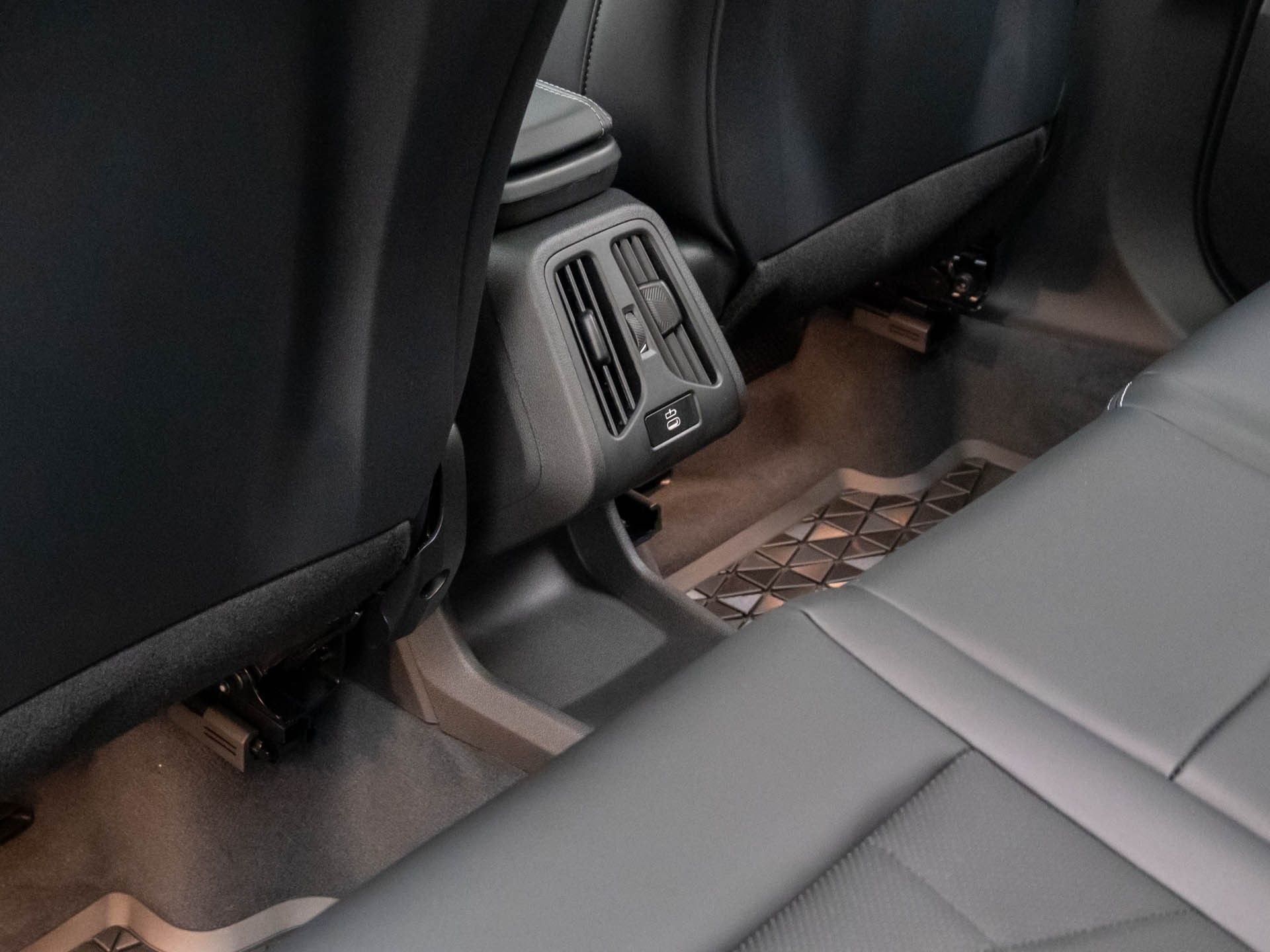 New 2026 Jet Black BMW xDrive28i image 15