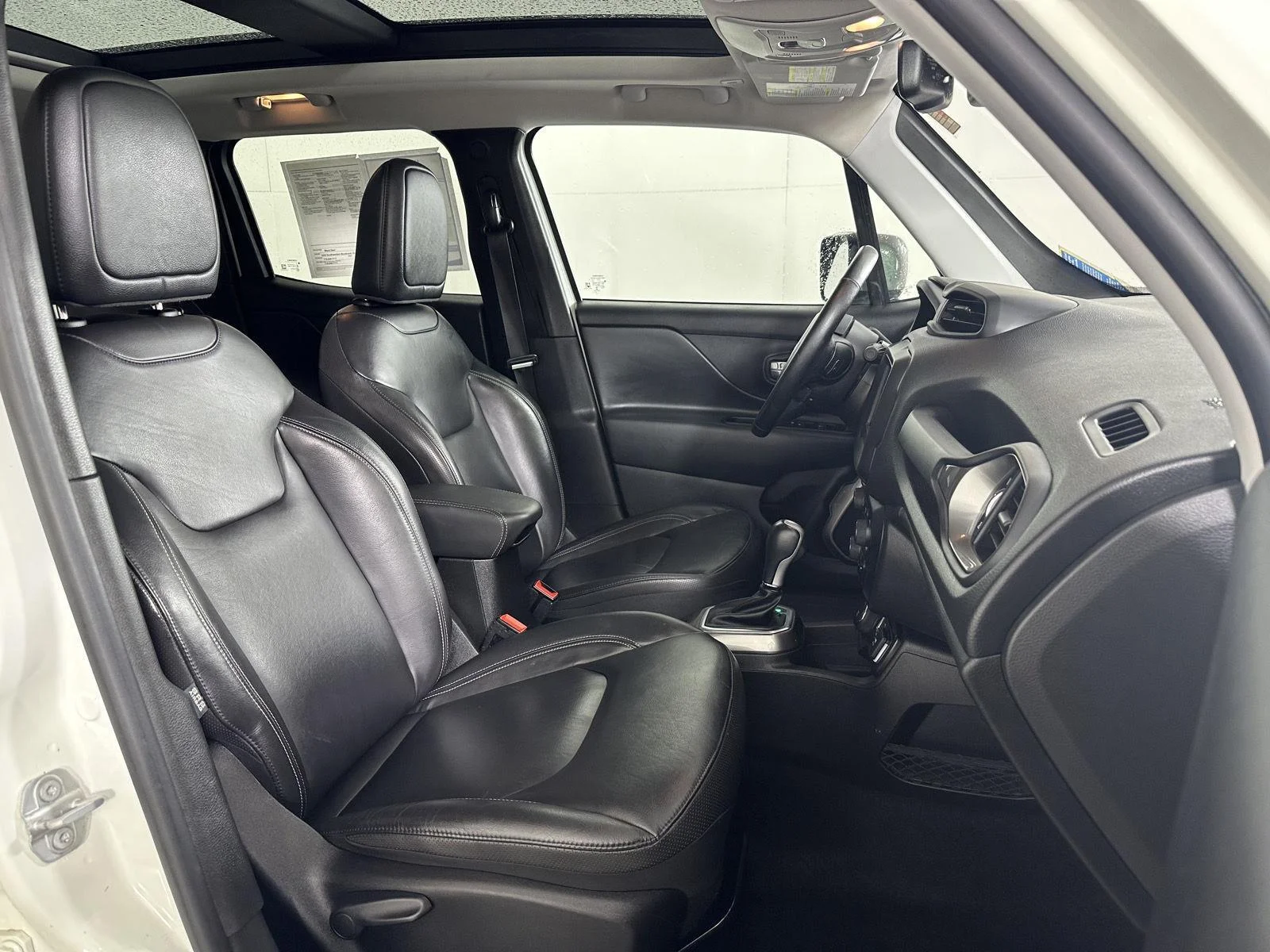 Used 2020 Alpine White Clearcoat Jeep Limited image 20