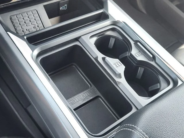 Used 2024 Gray Metallic Ford Lariat image 20