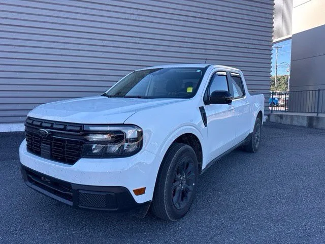 Used 2024 Oxford White Clearcoat Ford Lariat image 1