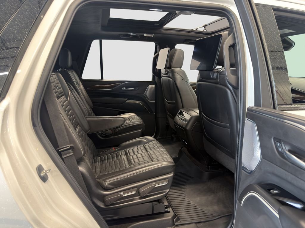 Used 2022 White Cadillac Sport Platinum image 29