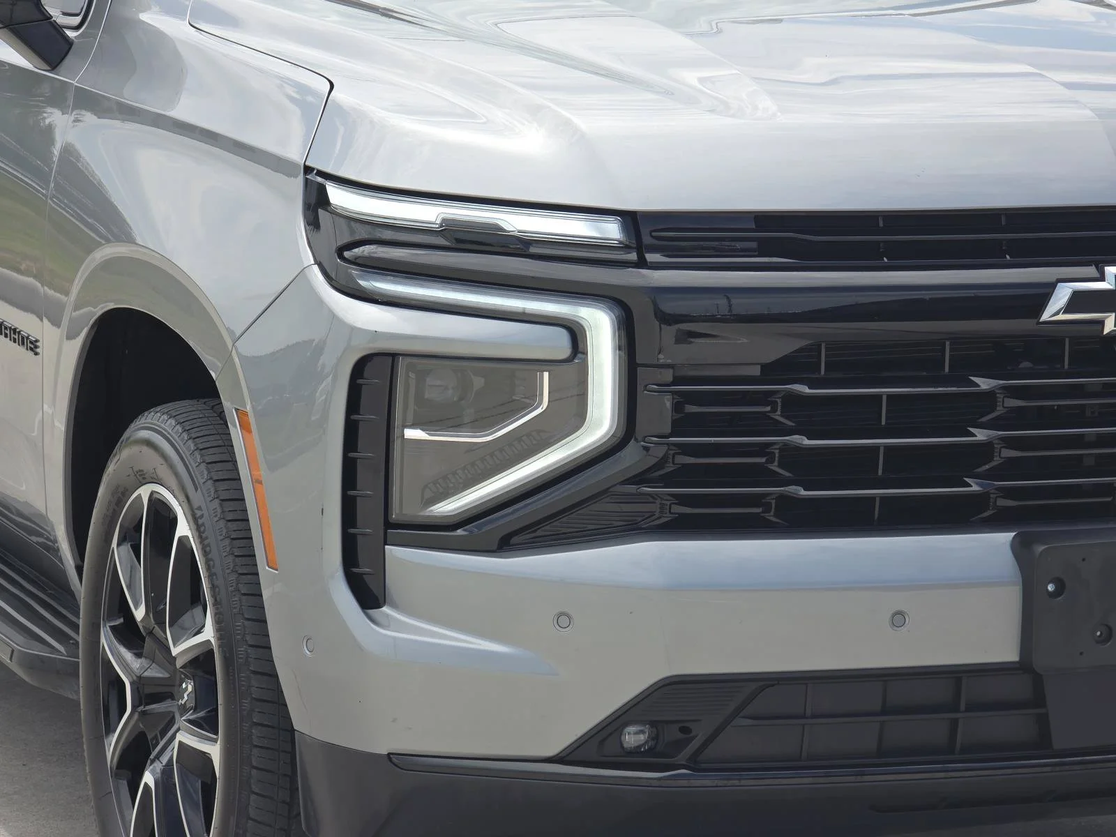 Used 2025 Sterling Gray Metallic Chevrolet RST image 7