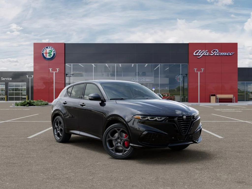 New 2026 Alfa Black Alfa Romeo Base image 5