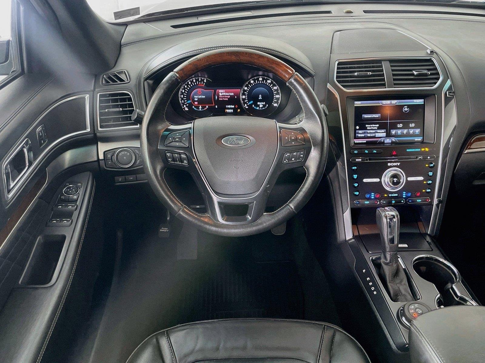 Used 2016 Black Ford Platinum image 25