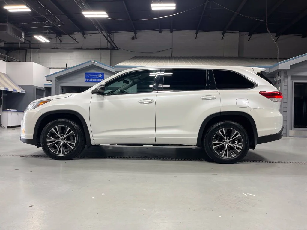 Used 2018 Blizzard Pearl Toyota LE Plus image 4