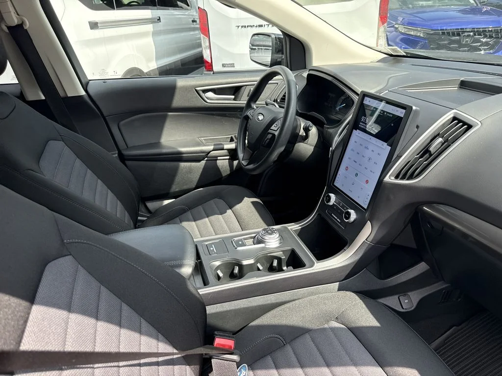 Used 2023 Gray Ford SE image 27