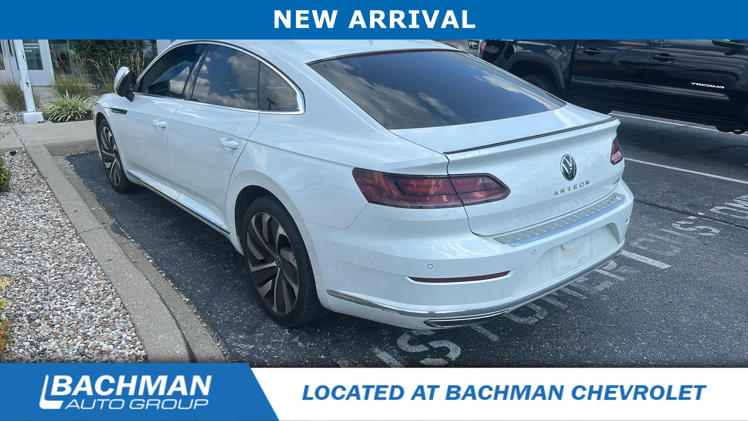 Used 2021  Volkswagen SEL R-Line image 5