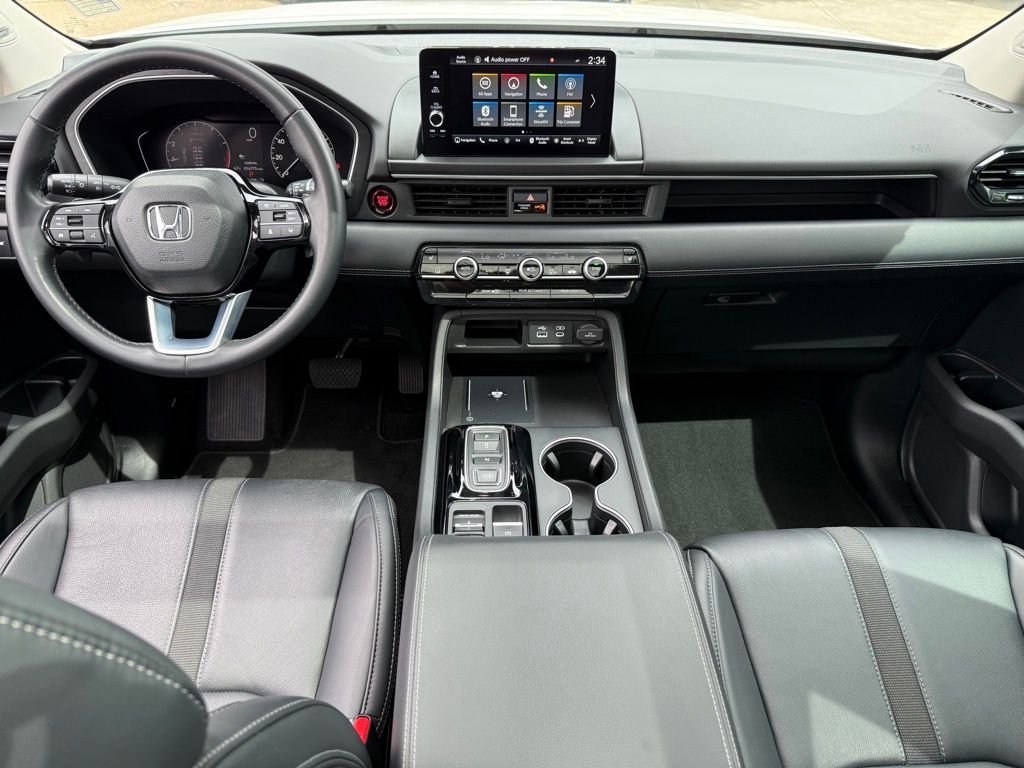 Certified Used 2025 Platinum White Pearl Honda AWD TRG image 20