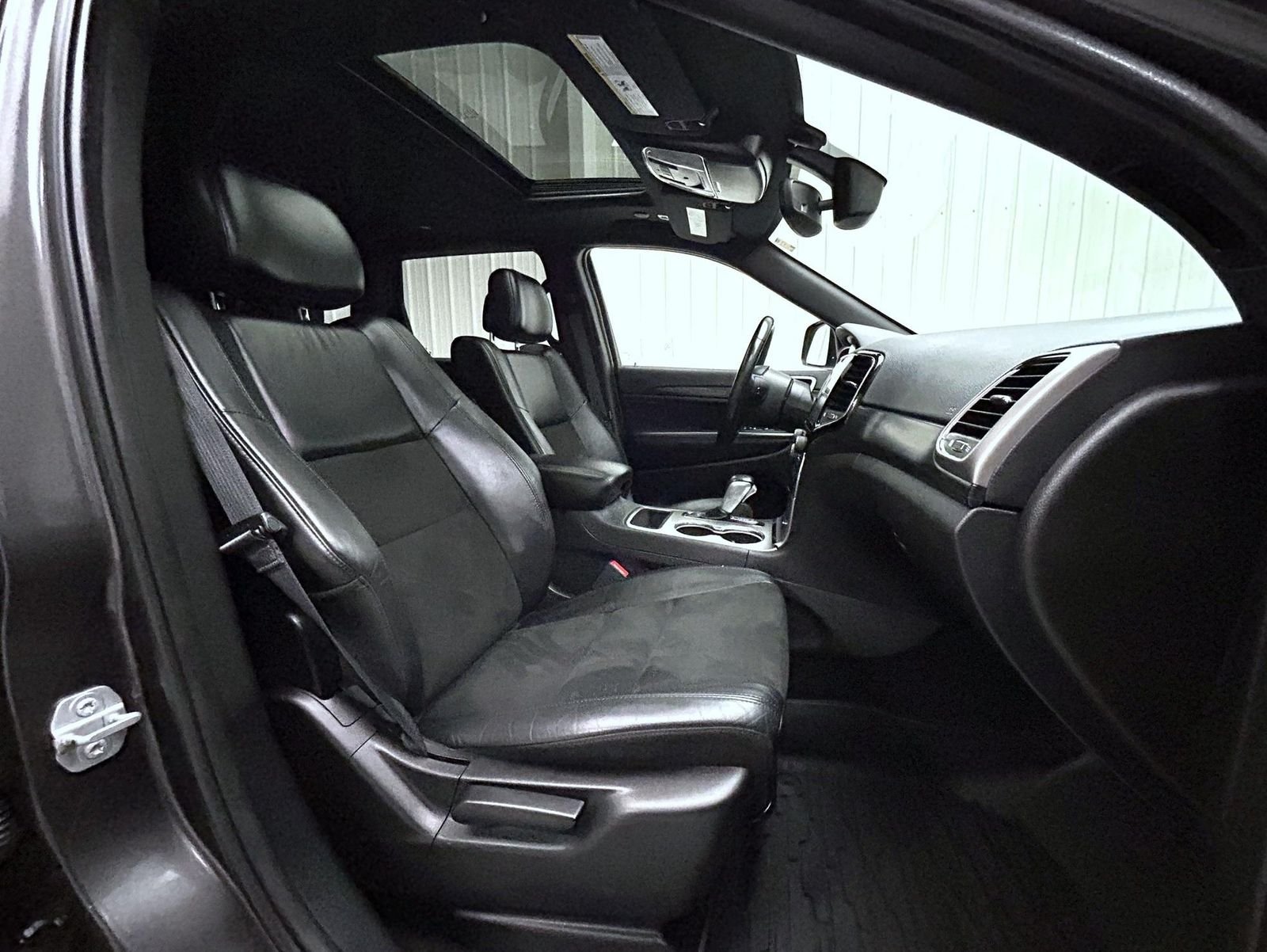 Used 2019 Gray Jeep Altitude image 15