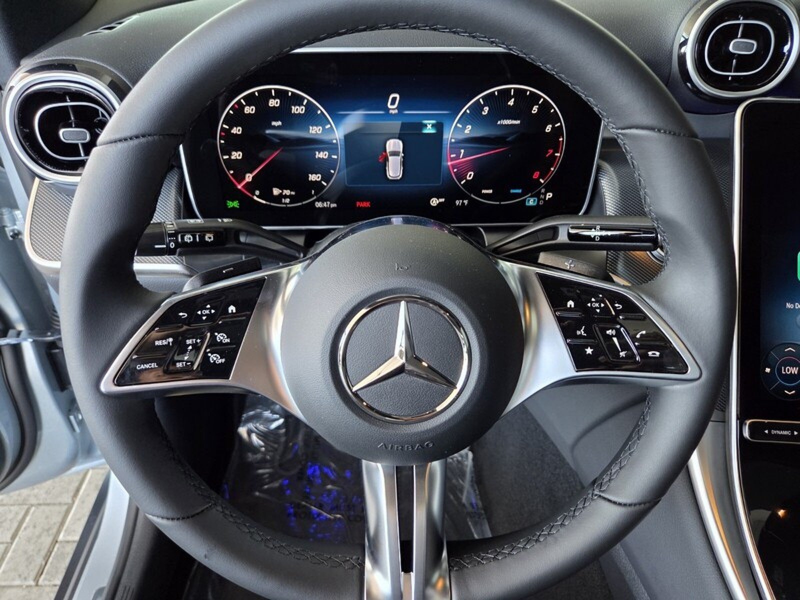 New 2026 Cirrus Silver Metallic Mercedes-Benz GLC 300 SUV image 21