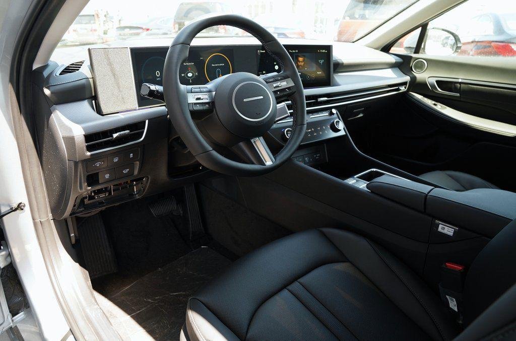 2025 Hyundai Sonata Hybrid Limited - Photo 12