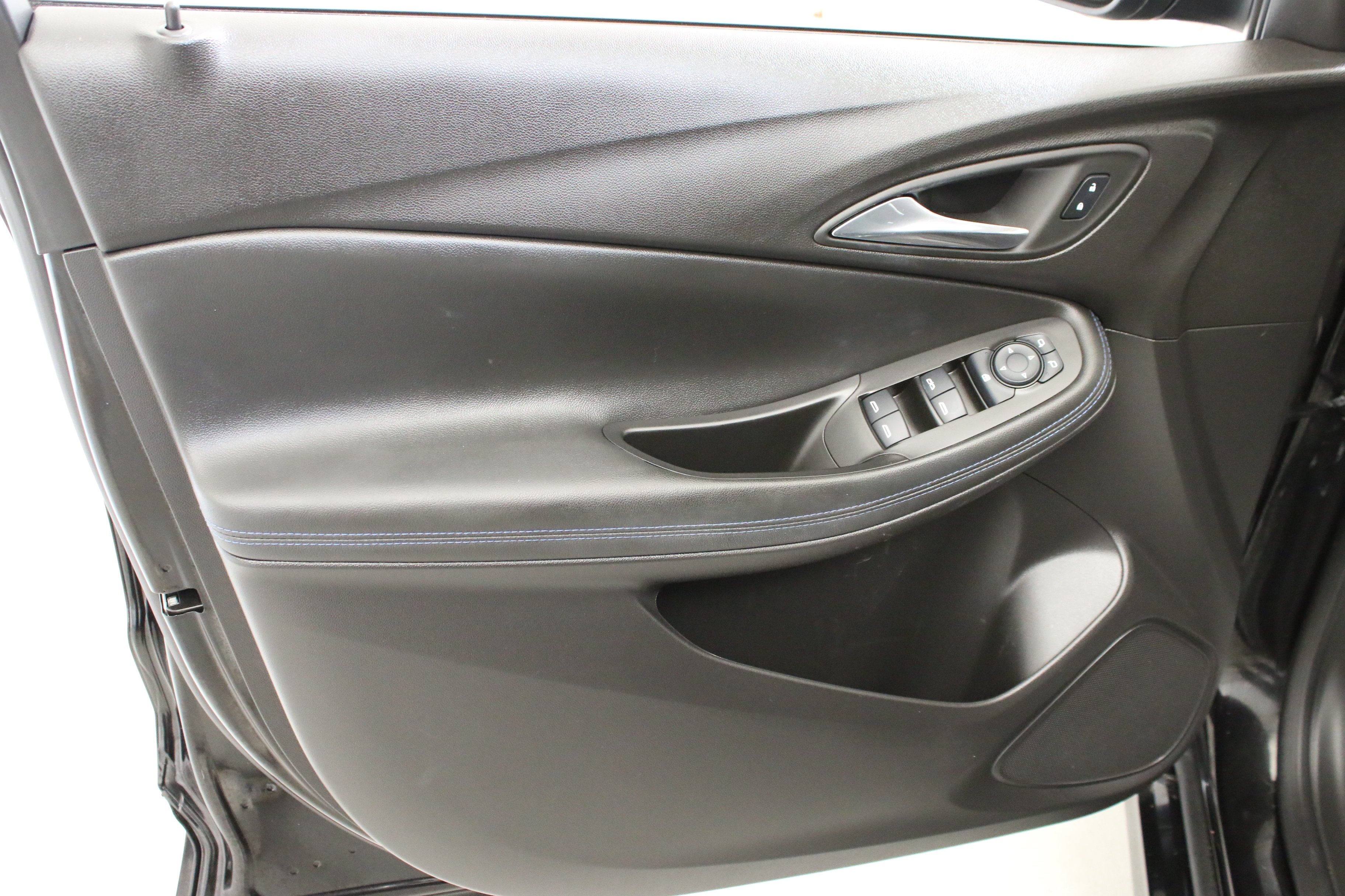 Used 2025 Ebony Twilight Metallic Buick Sport Touring image 21