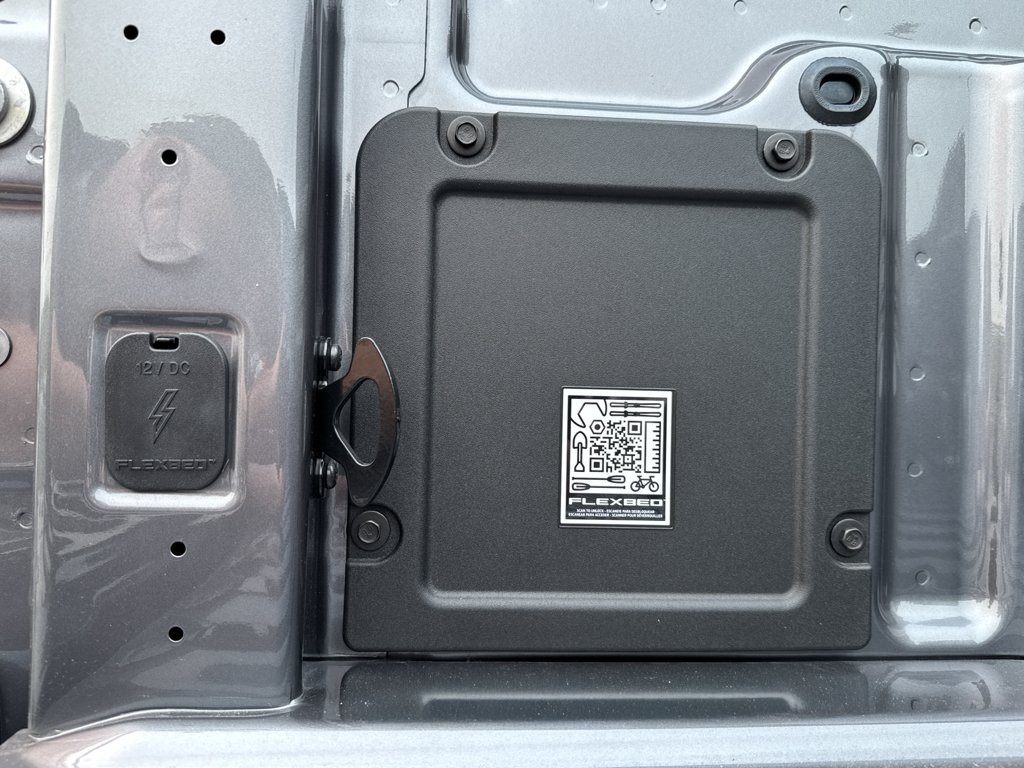 New 2026 Carbonized Gray Metallic Ford XLT image 7