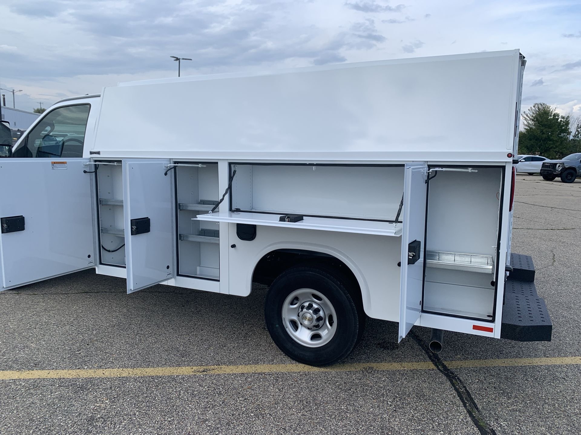 New 2025 Summit White GMC 1WT image 40