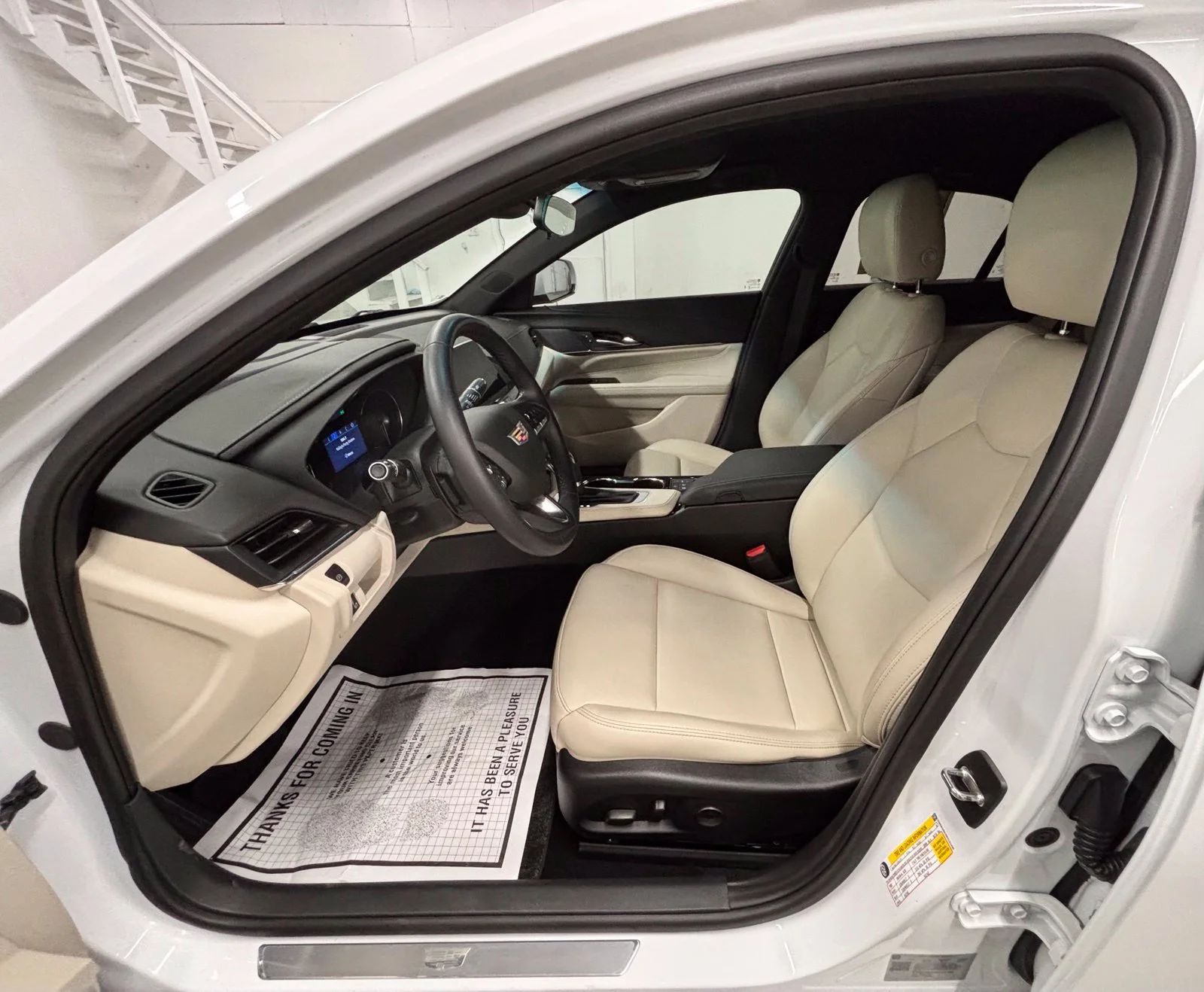 Used 2024 White Cadillac Luxury image 22