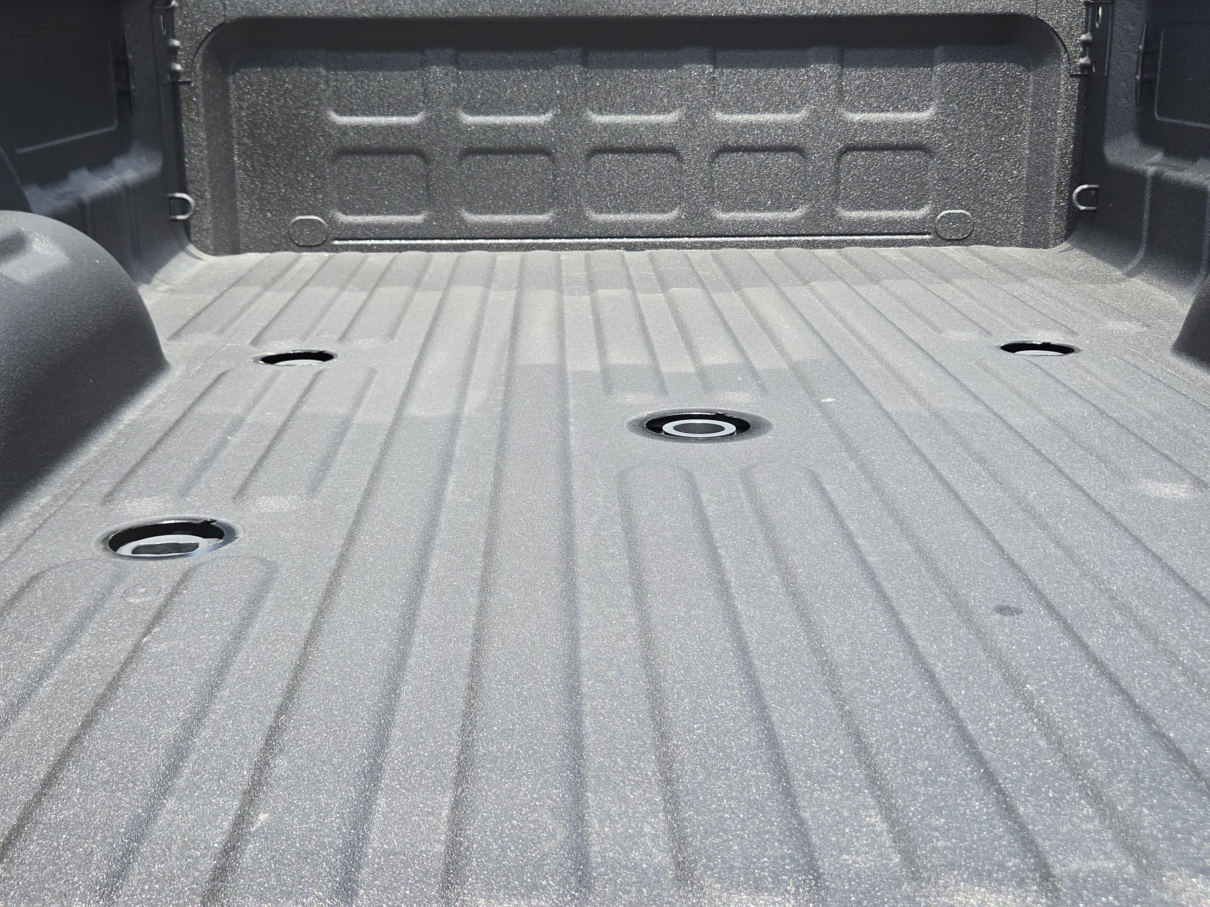 New 2026 Diamond Black Crystal Pearl-Coat Exterior Paint RAM Laramie image 23