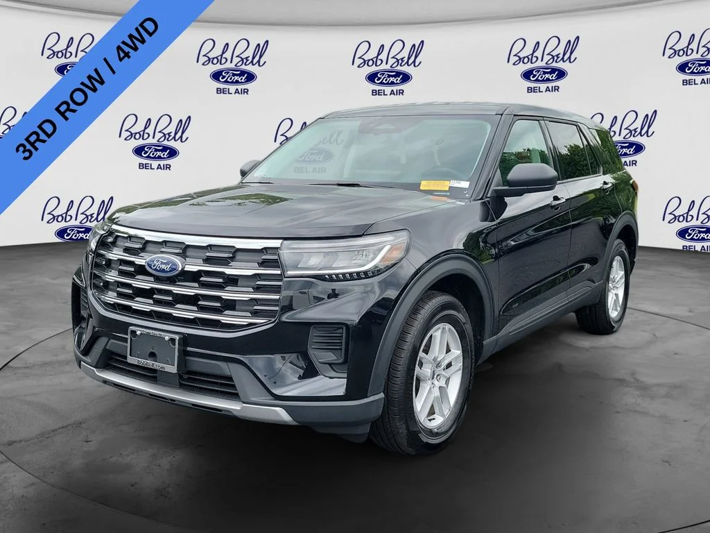 Used 2026 Agate Black Metallic Ford Active image 3