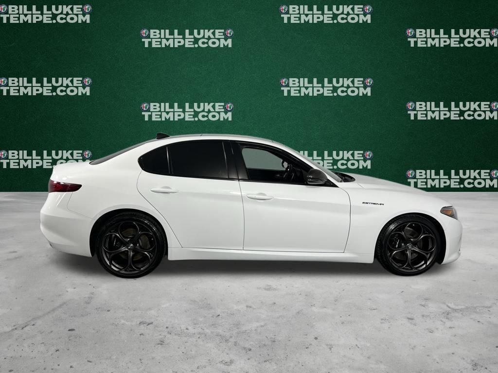 2023 Alfa Romeo Giulia Ti photo 3