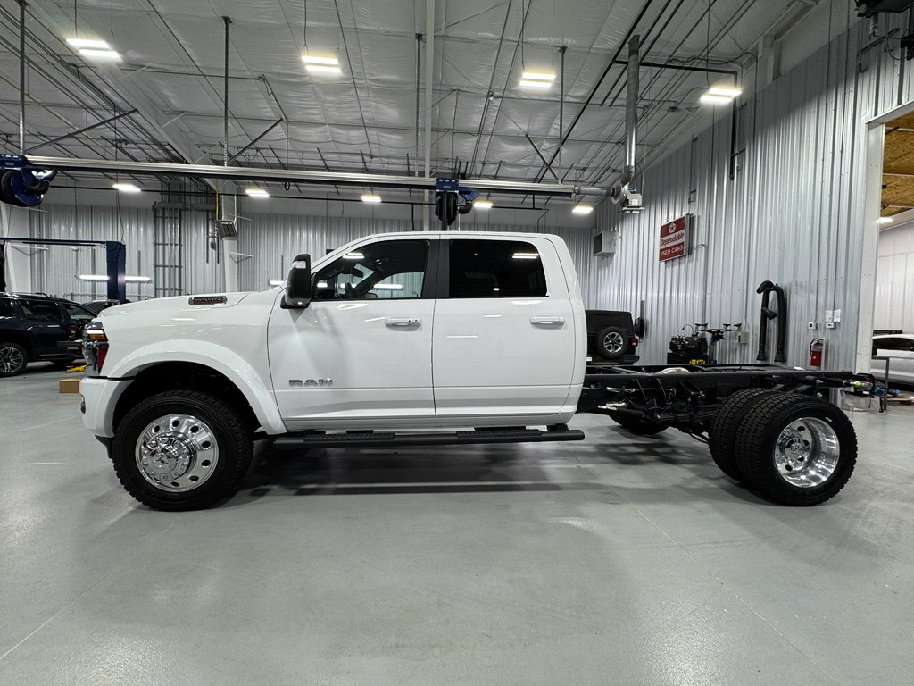 New 2025 Bright White Clear-Coat Exterior Paint RAM Big Horn image 2